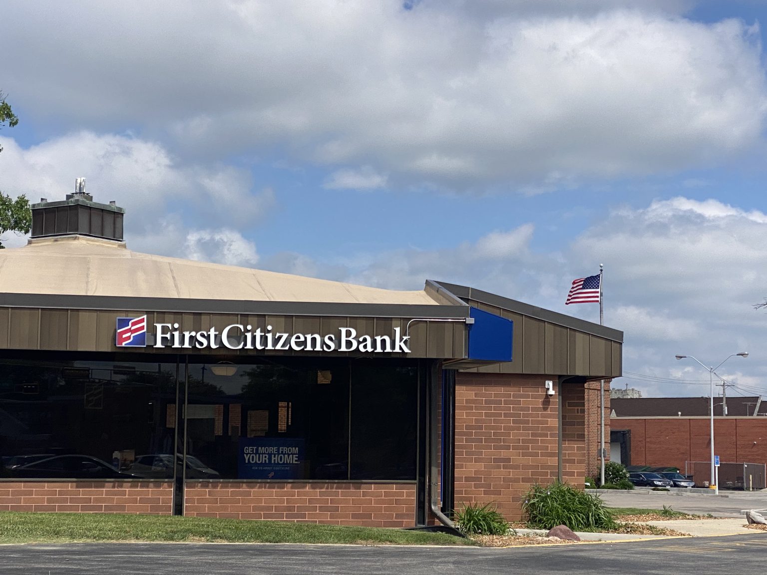 first-citizens-bank-branch-to-close-in-west-bend-wi