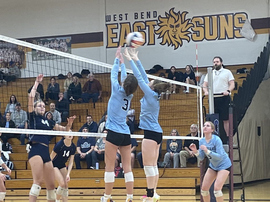 West Bend West Varsity volleyball sweeps Nicolet 3-0 | By Isabela Fahrenkrug